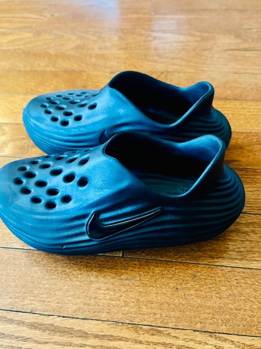 Nike ReactX Rejuven8 Clogs – Boys Size 3Y Black Slip-On Recovery Shoes - Picture 3 of 6